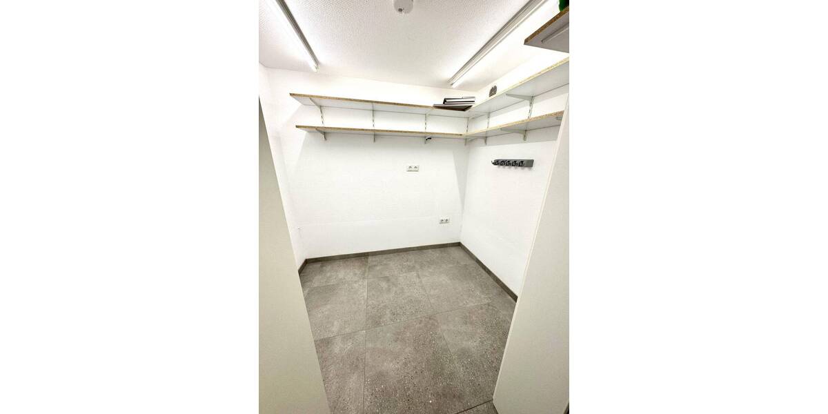 Etagenwohnung Kaiserslautern Innenstadt - 2 Zimmer, 82 m&sup2;, 820&euro; | Angebot:26514986