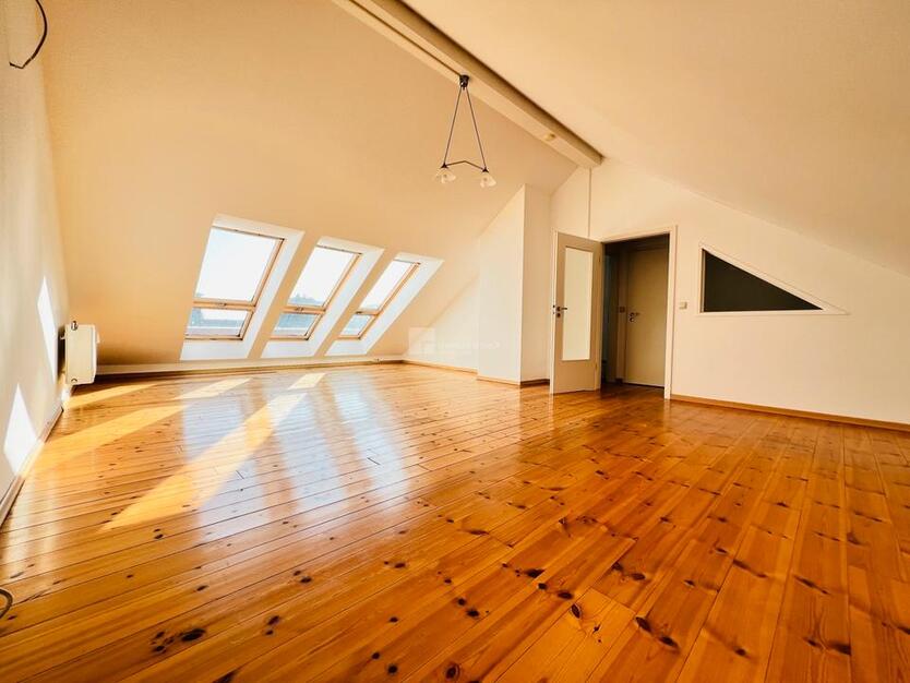 Gemütliche 2-Zimmer-Dachgeschoßwohnung mit Maisonette-Charme
