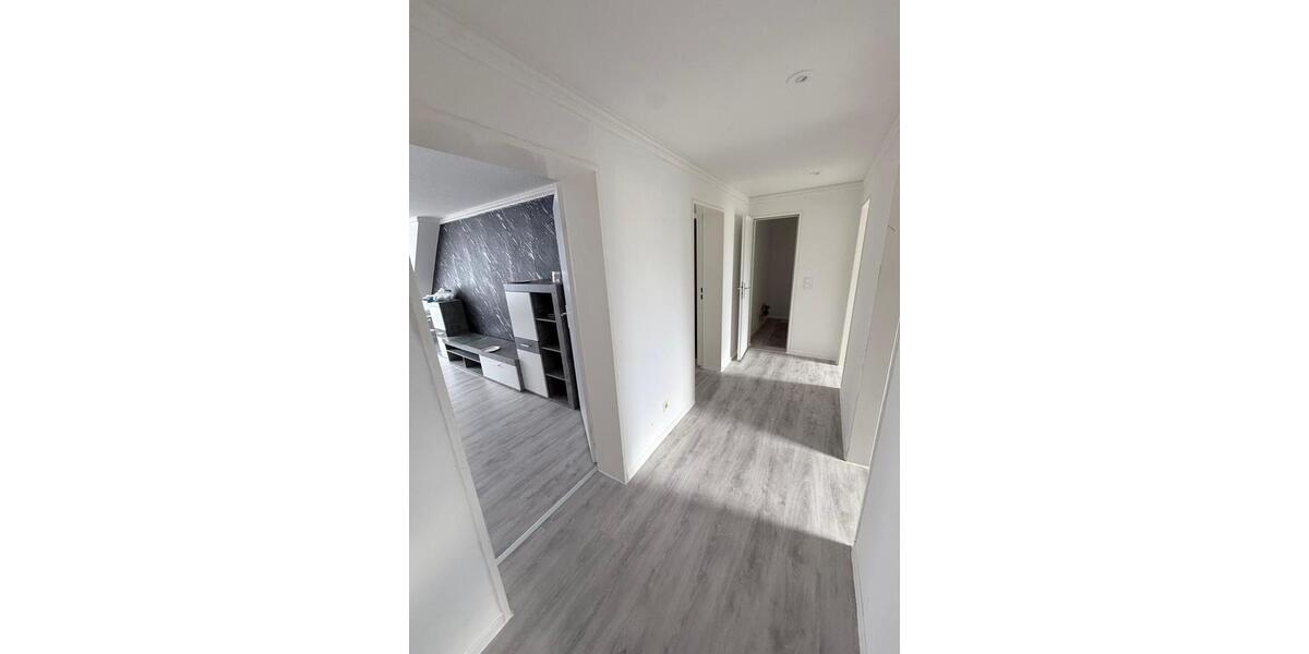 Dachgeschoßwohnung Bremerhaven Mitte - 3 Zimmer, 85 m&sup2;, 500&euro; | Angebot:26620954