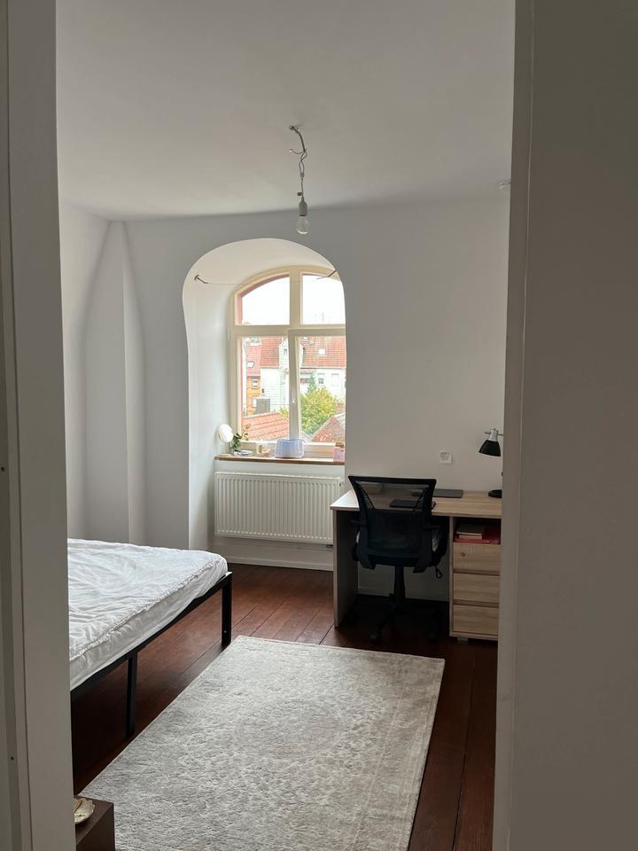 Schönes, möbliertes Doppelzimmer in charmanter Altbauwohnung - LB zimmer