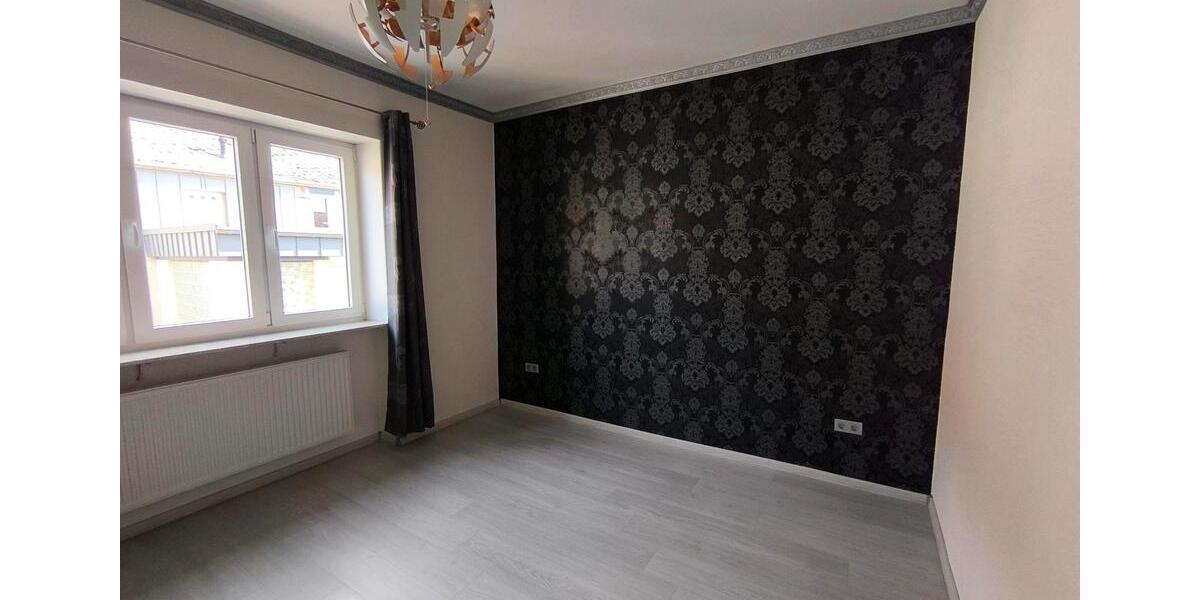 Einfamilienhaus Waldböckelheim - 8 Zimmer, 165 m&sup2;, 1.550&euro; | Angebot:26139931