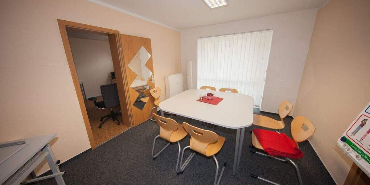 Gewerbeobjekt Hildburghausen - 6 Zimmer, 140 m&sup2;, 900&euro; | Angebot:25746303