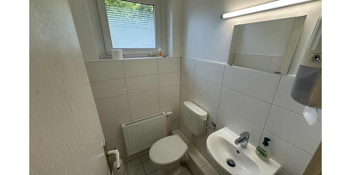 Tolle Gewerbefläche mit barrierefreiem Zugang, Fußbodenheizung und Stellplätzen in gut frequentierter Lage von Gera! - Gewerbeobjekt Gera Ostviertel | Angebot:26963108