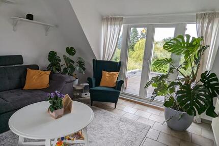 3-Raum-Wohnung in ruhiger Lage mit Gartennutzung und -pflege