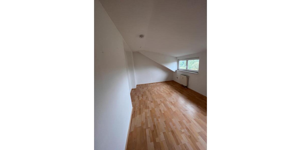 Dachgeschoßwohnung Geringswalde - 4 Zimmer, 110 m&sup2;, 920&euro; | Angebot:24733373