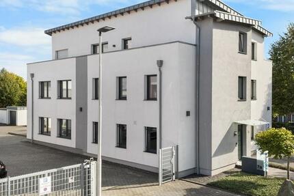 + 5PLUS + REPRÄSENTATIVES BÜROGEBÄUDE IN WÜRSELEN + MODERN, VIELSEITIG UND BEZUGSBEREIT + zimmer