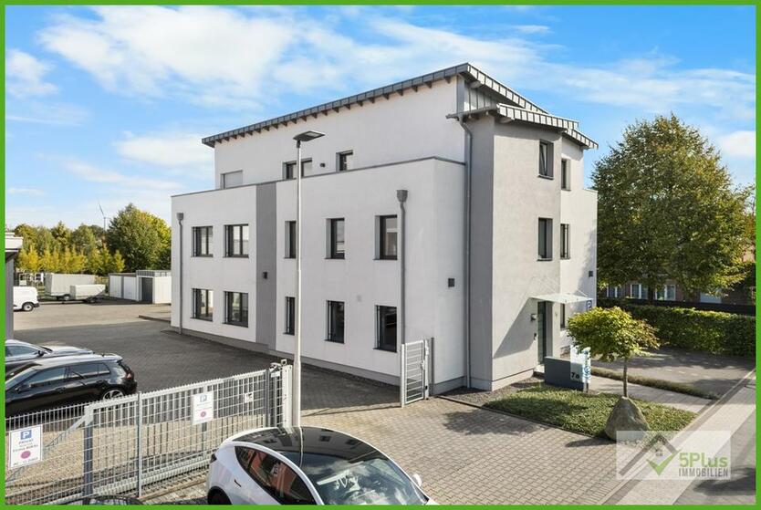 + 5PLUS + REPRÄSENTATIVES BÜROGEBÄUDE IN WÜRSELEN + MODERN, VIELSEITIG UND BEZUGSBEREIT + zimmer