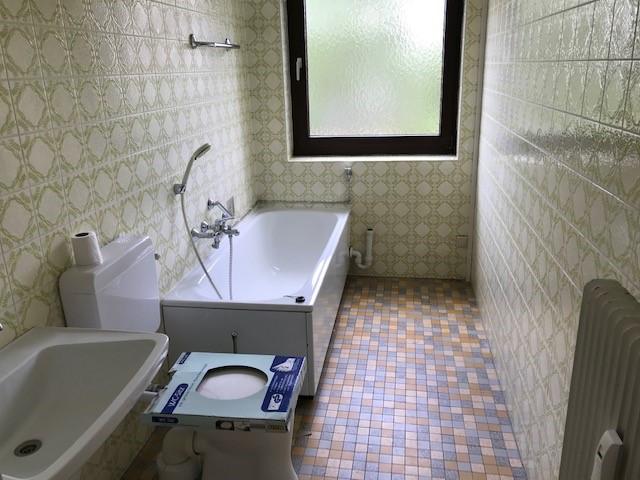 Ruhige 2-Zimmer-Wohnung mit Balkon -WBS erforderlich! zimmer