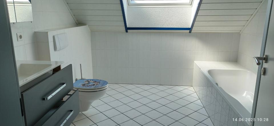 Dachgeschoßwohnung Altenbeken - 3 Zimmer, 112 m&sup2;, 730&euro; | Angebot:26462906