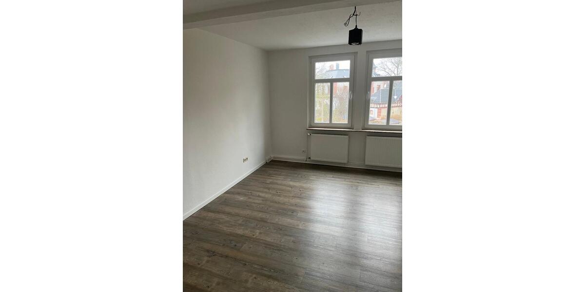 Dachgeschoßwohnung Triptis - 3 Zimmer, 72 m&sup2;, 490&euro; | Angebot:24712626
