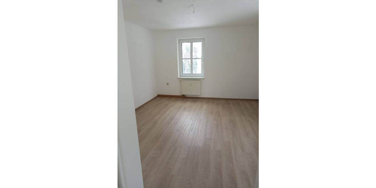 Etagenwohnung Kamenz Thonberg - 3 Zimmer, 65 m&sup2;, 426&euro; | Angebot:25768387