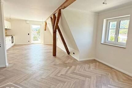 Entdecke das Besondere: Traumhafte 2-Zimmer-Whg. mit EBK u. Carport in Top-Lage am Sulzpark