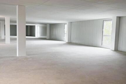 GROSSZÜGIGE LAGERFLÄCHE IN TOP VERKEHRSLAGE. PROVISIONSFREI zimmer