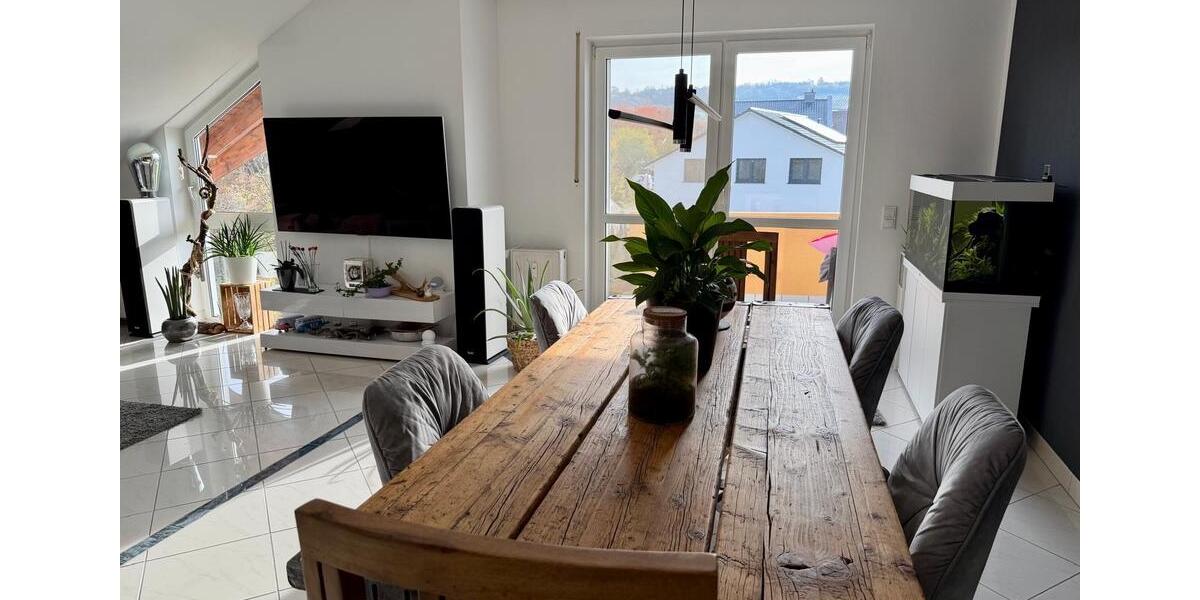 Dachgeschoßwohnung Ingelheim am Rhein - 4 Zimmer, 1.750&euro; | Angebot:23490472