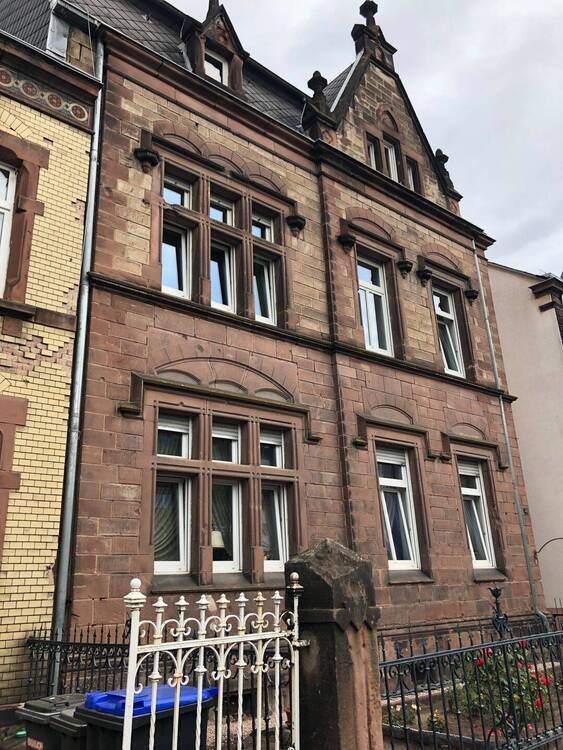 Stilvolle EG Wohnung in stadtnaher Wohnlage