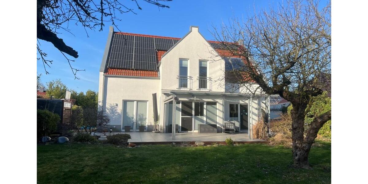 Villa Nienburg (Weser) - 7 Zimmer, 210 m&sup2;, 2.500&euro; | Angebot:25809946