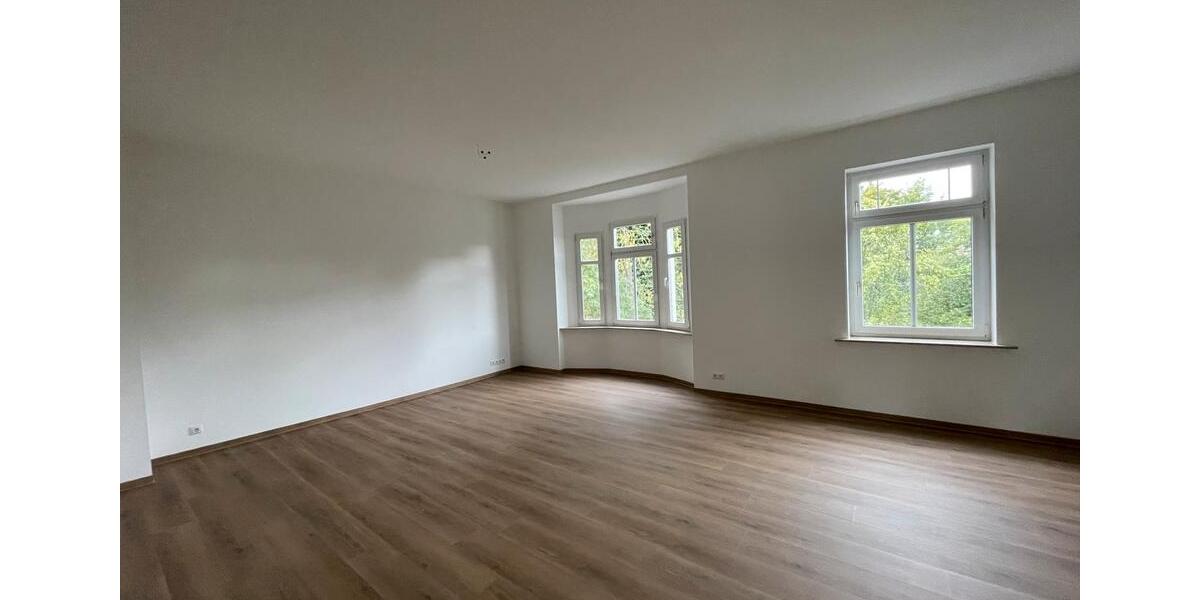 Etagenwohnung Crimmitschau - 4 Zimmer, 100 m&sup2;, 850&euro; | Angebot:24793871