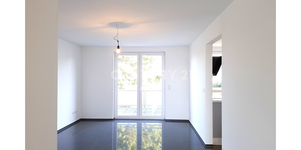 Exklusive, vollständig sanierte Wohnung mit großzügigem Raumgefühl und drei Balkonen 5 zimmer