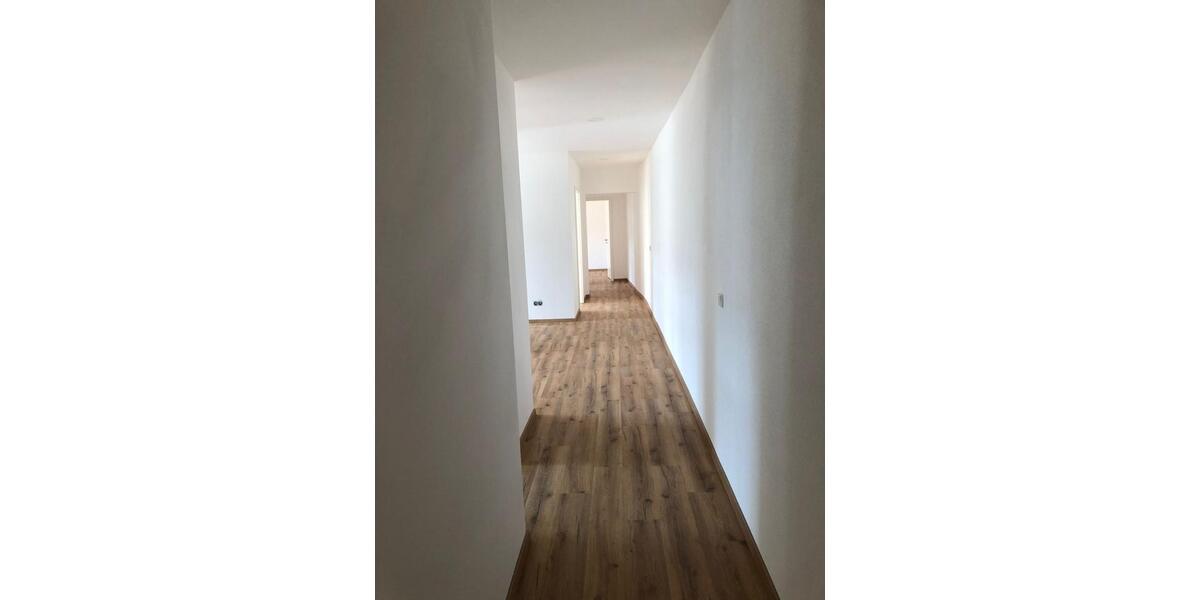 Etagenwohnung Grimma - 4 Zimmer, 106 m&sup2;, 1.170&euro; | Angebot:25055046