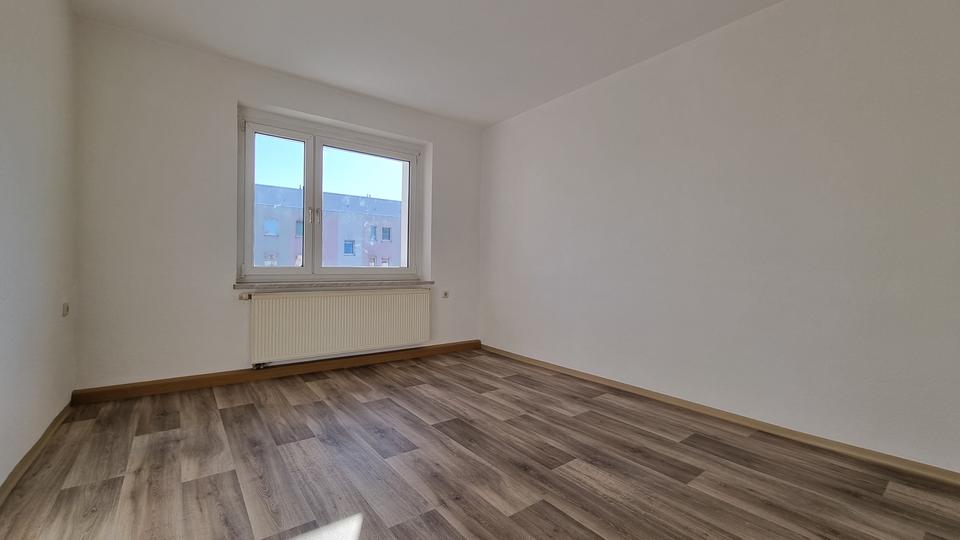Etagenwohnung Schleiz - 3 Zimmer, 61 m&sup2;, 420&euro; | Angebot:25080115