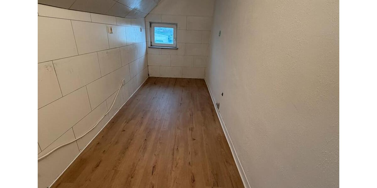 Dachgeschoßwohnung Herford Diebrock - 3 Zimmer, 85 m&sup2;, 760&euro; | Angebot:26025041