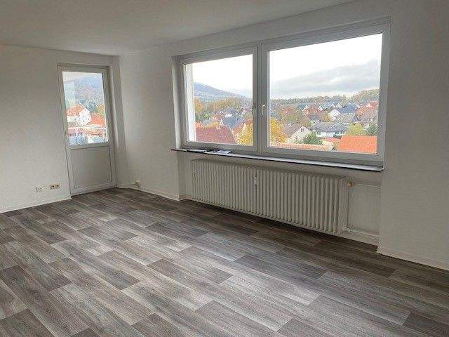 6. OG - FAHRSTUHL IM HAUS - Tolles großes Wohnzimmer, gemütliche Loggia - modernes Tageslichtbad mit Dusche 2 zimmer