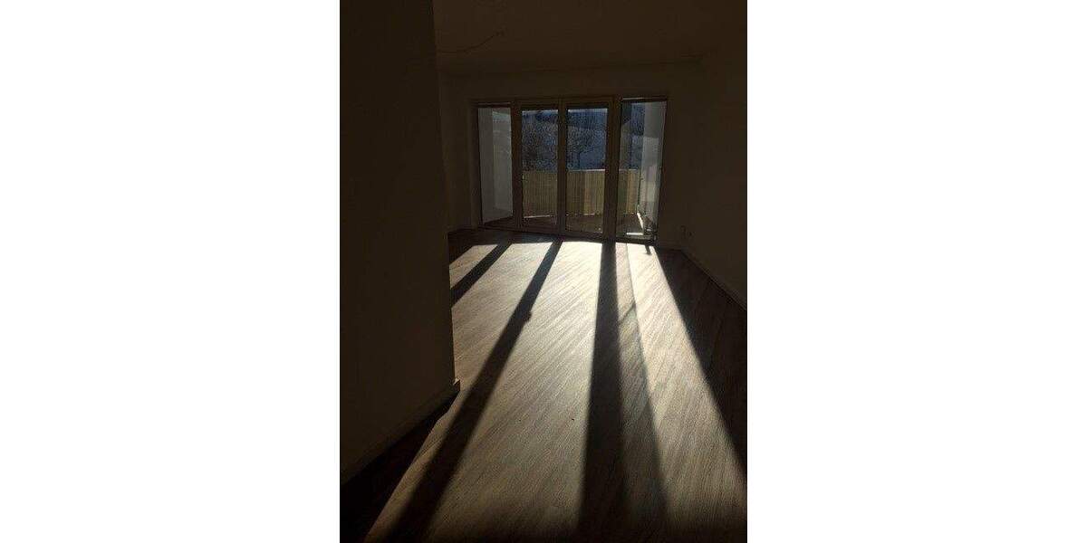 Renovierte 2-Raumwohnung mit Balkon und Einbauküche in Eisenberg 2 zimmer