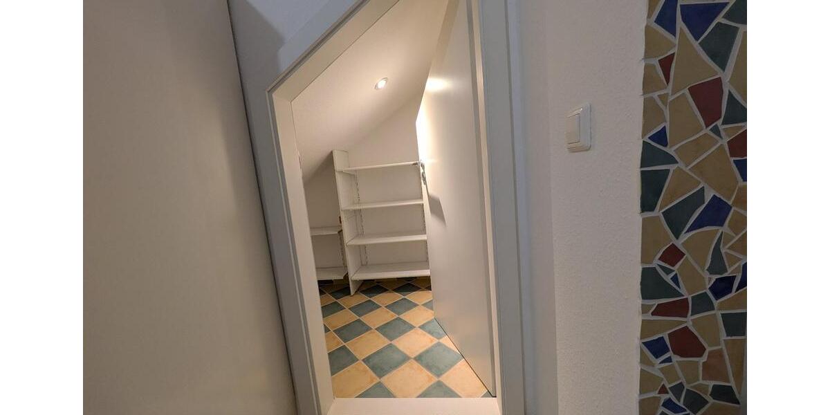 Dachgeschoßwohnung Neustadt an der Weinstraße - 4 Zimmer, 1.100&euro; | Angebot:23384660