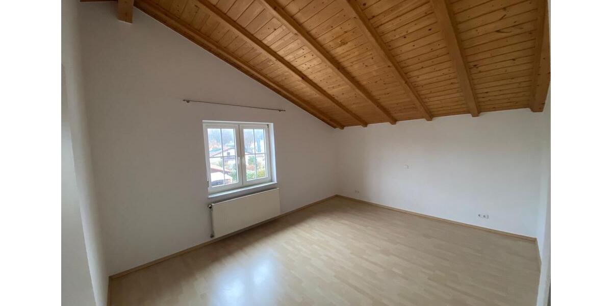 Etagenwohnung Metten - 3 Zimmer, 95 m&sup2;, 740&euro; | Angebot:25870715