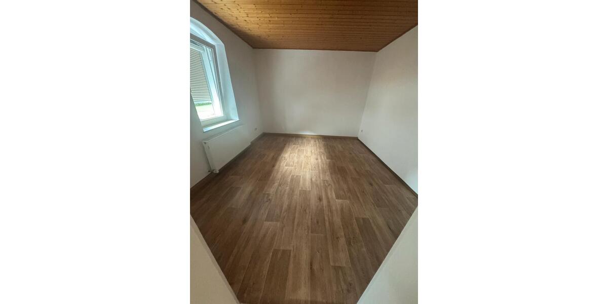 Erdgeschoßwohnung Amberg - 4 Zimmer, 77 m&sup2;, 800&euro; | Angebot:25980135