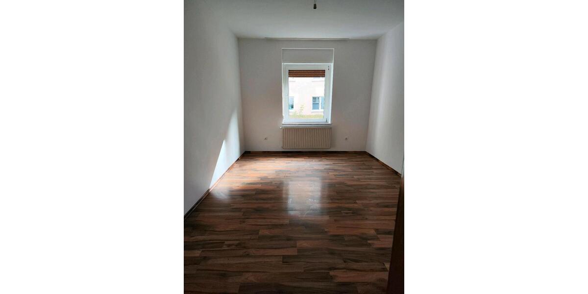 Erdgeschoßwohnung Gelsenkirchen Rotthausen - 3 Zimmer, 80 m&sup2;, 690&euro; | Angebot:25944957