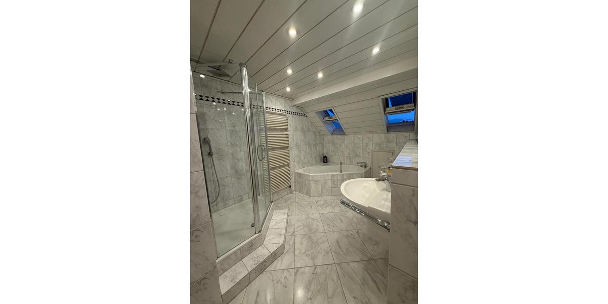 Großzügige 4 12 ZKB-Maisonette-Wohnung (ohne Balkon), Schwetzinger Strasse 4 zimmer