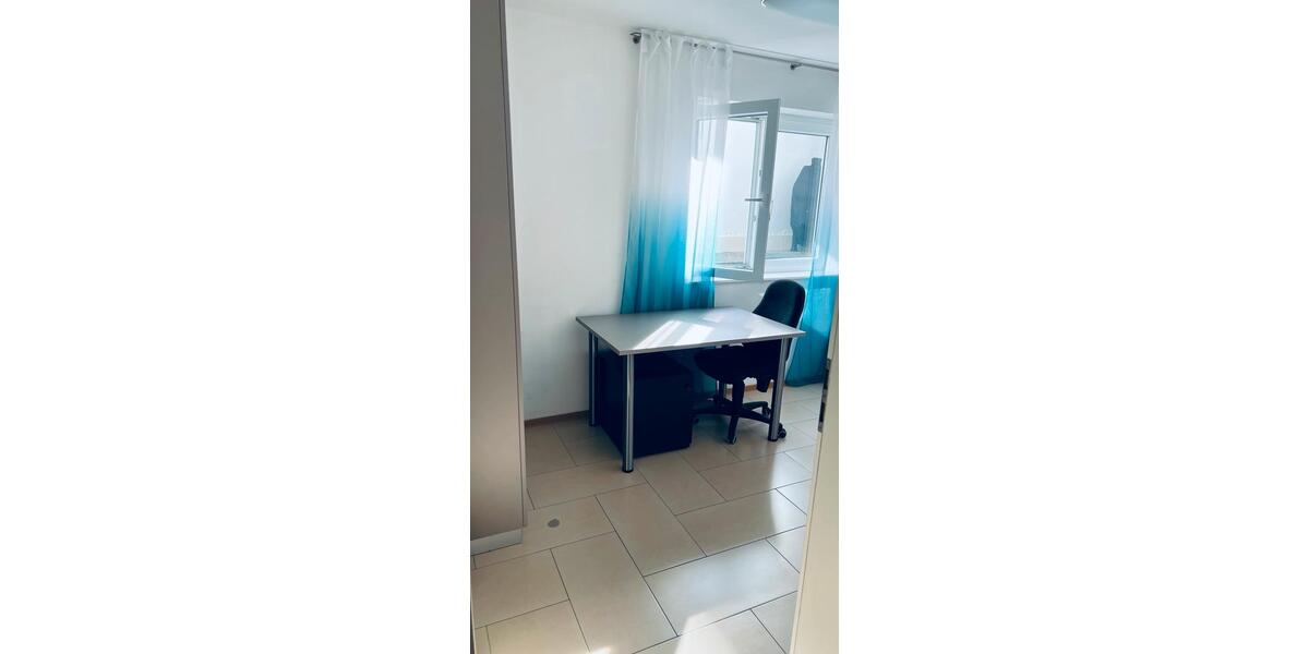 Schöne Wg Wohnung in Eggenstein möbliert 4 zimmer