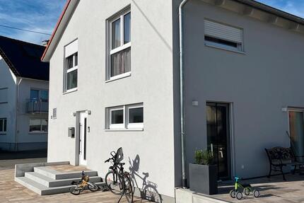 Modernes Einfamilienhaus mit Garten in Meßstetten-Heinstetten 6.5 zimmer