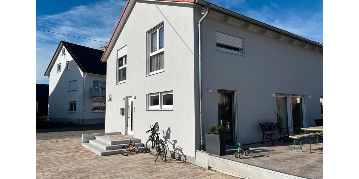 Modernes Einfamilienhaus mit Garten in Meßstetten-Heinstetten 6.5 zimmer