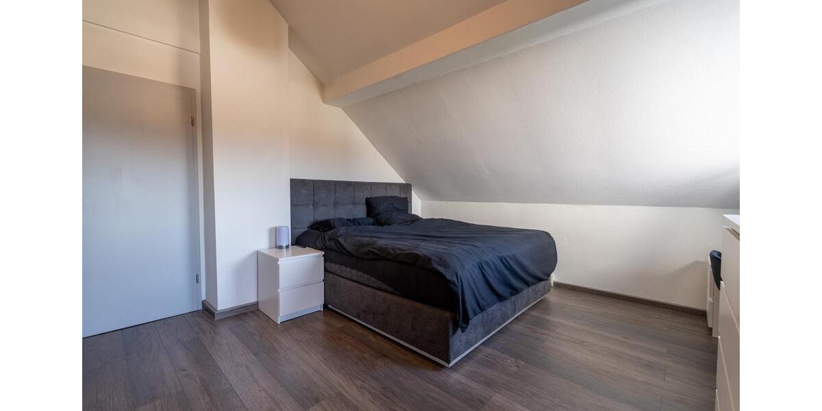 Dachgeschoßwohnung Wiesbaden Mainz-Amöneburg - 2 Zimmer, 104 m&sup2;, 1.710&euro; | Angebot:25975106