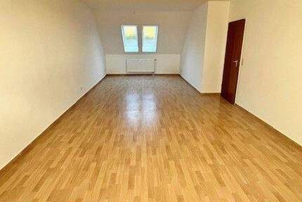 Geräumige 3 Zimmer Dachgeschosswohnung 3 zimmer