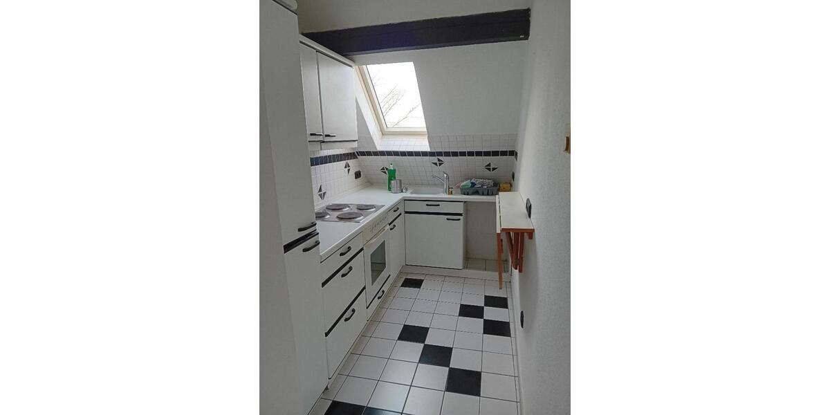 möblierte Wohnung ganz oben in Unter - Frintrop 2 zimmer