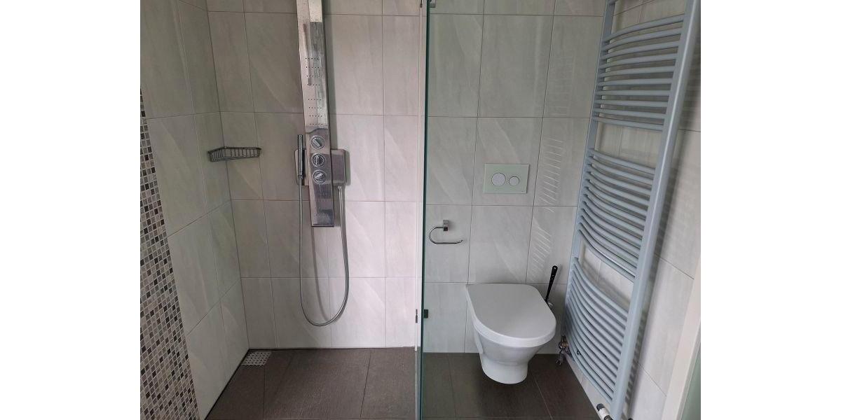 Dachgeschoßwohnung Zwickau - 2 Zimmer, 152 m&sup2;, 1.200&euro; | Angebot:26479906