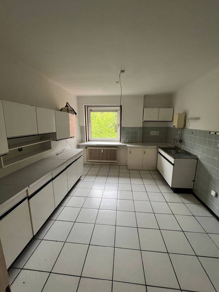 BESICHTIGUNG: DI., 02.09., 17.00 - 17.30 Uhr! Großzügige 3-Zimmer-Wohnung in Schnelsen, 95 m²! Befristete Vermietung für ein Jahr, auch an WG
