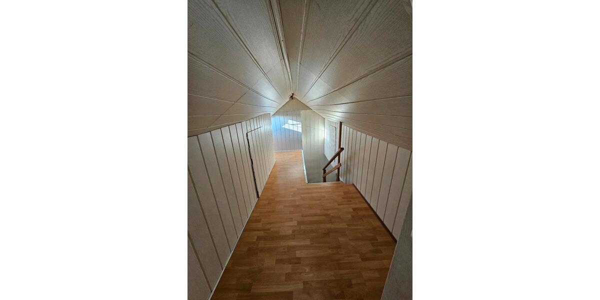 Etagenwohnung Nordenham - 4 Zimmer, 65 m&sup2;, 700&euro; | Angebot:25963603