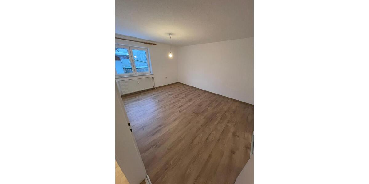 *neu renovierte* 3-Zimmer + Küche + Bad, ca. 50qm 3 zimmer