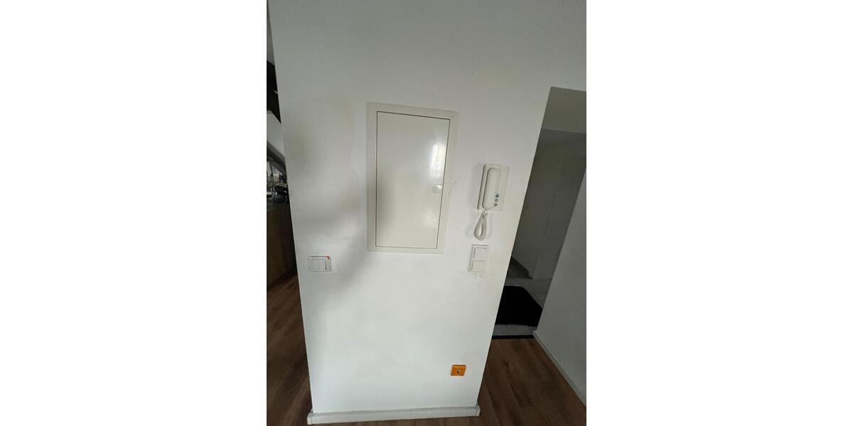 3 Zimmer Wohnung zu vermieten DG möbeliert zimmer