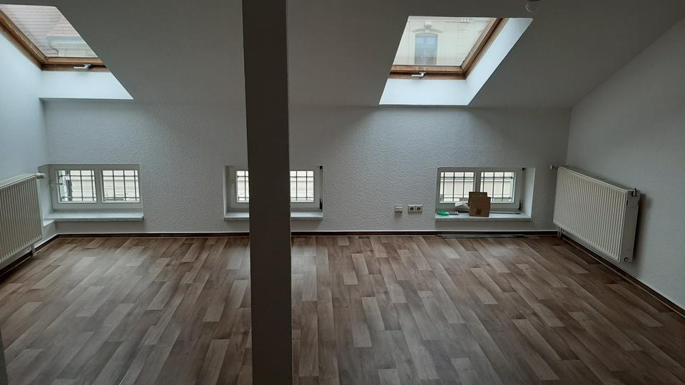 Dachgeschoßwohnung Stendal - 2 Zimmer, 61 m&sup2;, 400&euro; | Angebot:26548334