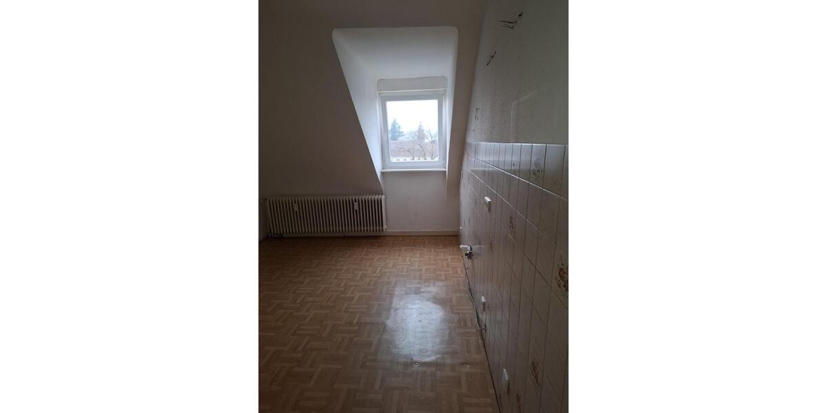 Dachgeschoßwohnung Bous - 3 Zimmer, 90 m&sup2;, 600&euro; | Angebot:25988099