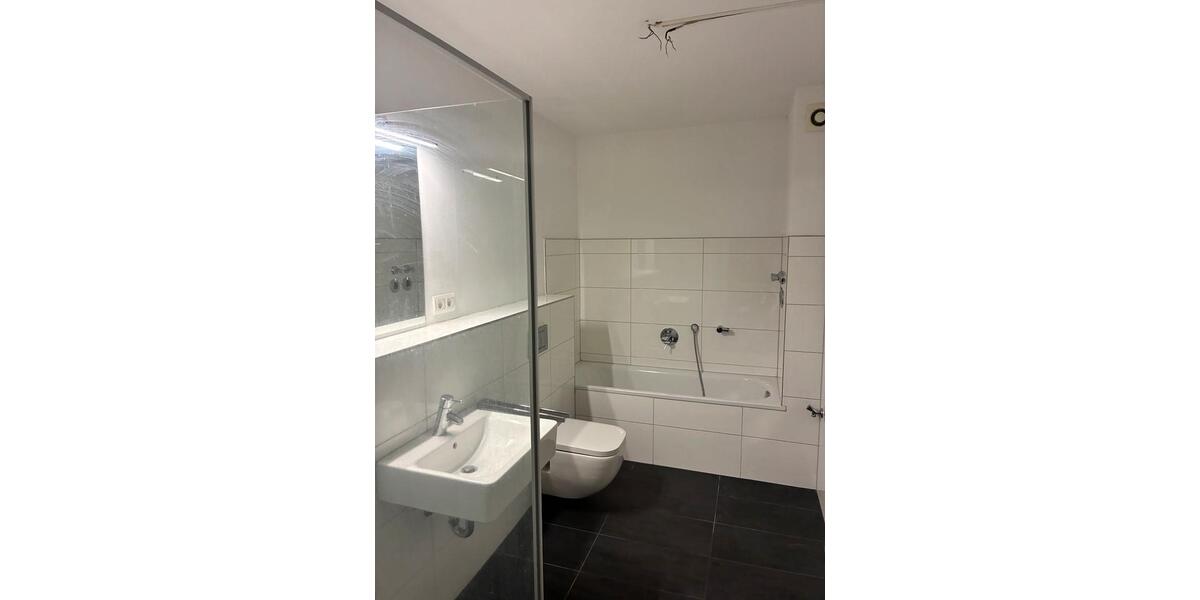 Etagenwohnung Frankfurt am Main Mitte-Nord - 2 Zimmer, 84 m&sup2;, 1.465&euro; | Angebot:24436008