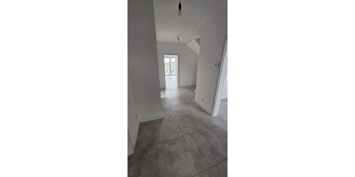 Mehrfamilienhaus, Wohnhaus Zossen Nächst Neuendorf - 4 Zimmer, 138 m&sup2;, 2.055&euro; | Angebot:25746608