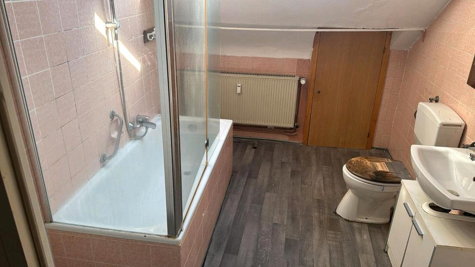 Dachgeschoßwohnung Völklingen - 2 Zimmer, 65 m&sup2;, 540&euro; | Angebot:25262103