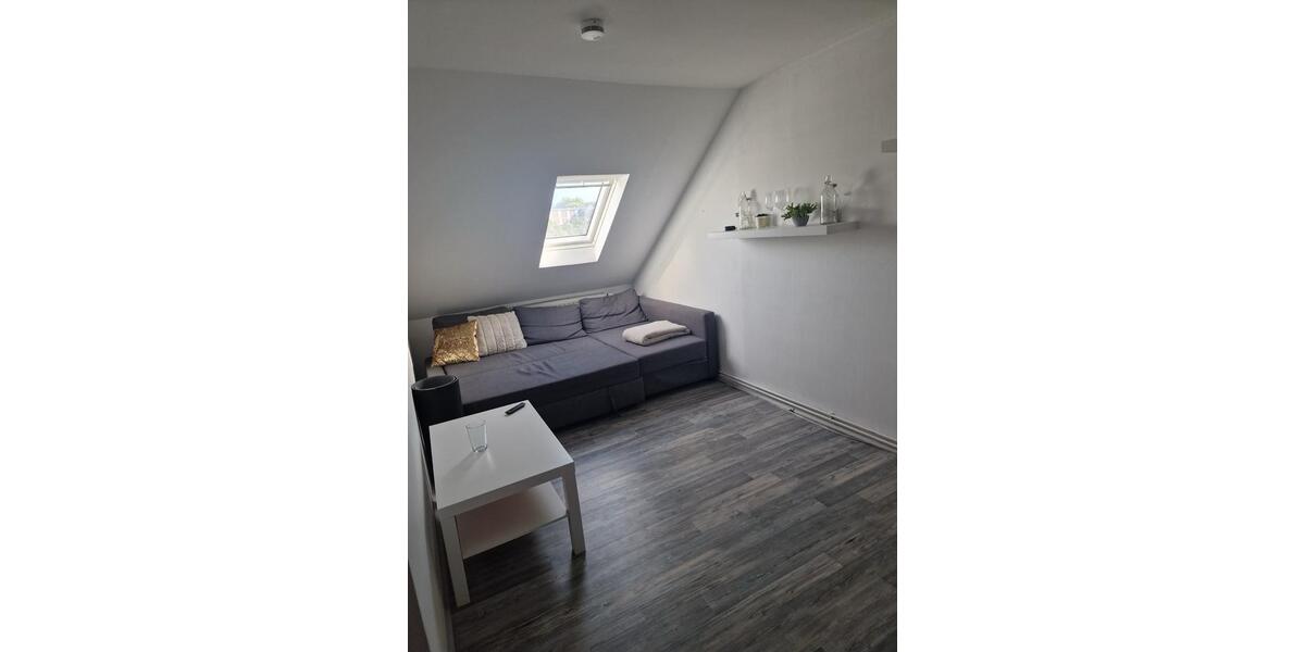Dachgeschoßwohnung Kassel Südstadt - 3 Zimmer, 72 m&sup2;, 900&euro; | Angebot:26539108