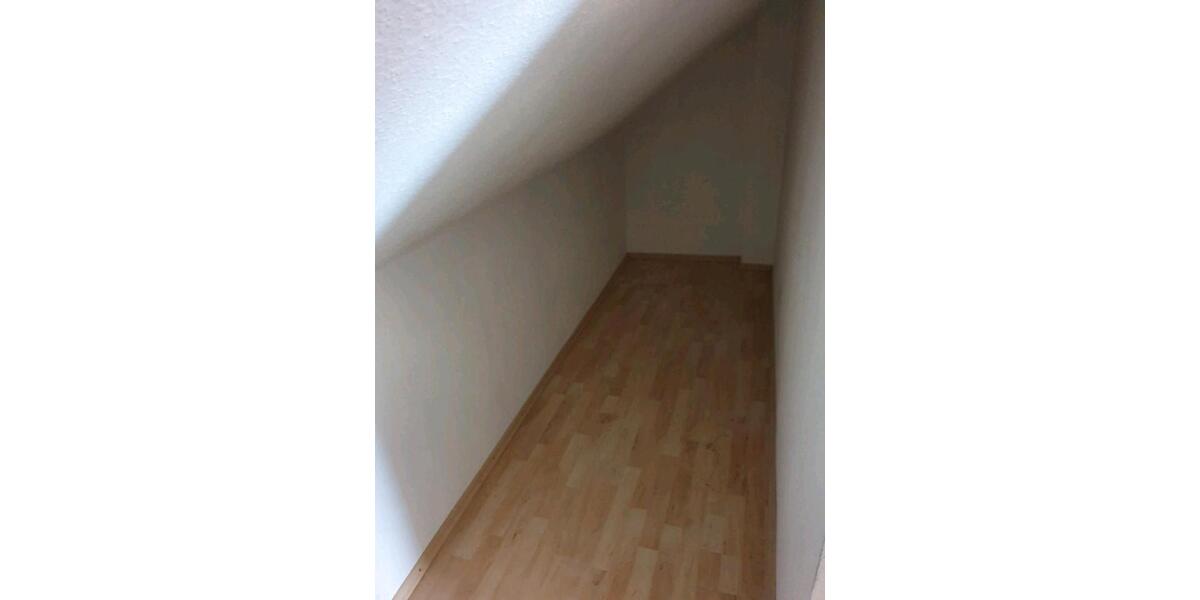 Dachgeschoßwohnung Burghaun - 3 Zimmer, 104 m&sup2;, 850&euro; | Angebot:24681973